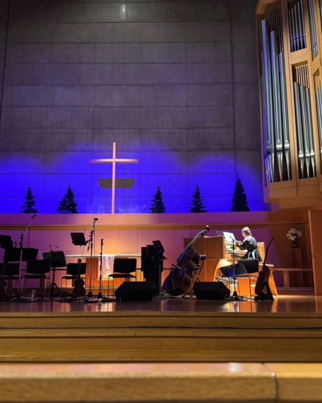 So nice to spend time at chapel for the Christmas.. 教会でのクリスマスコンサートは、いいね。#hiliu #クリスマス #hula #ChristmasEvent