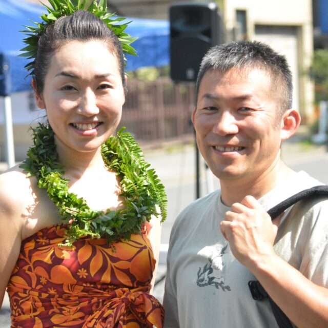 少し前のヒリウの写真。いつも私たちは、ふたりで歌ってきました。これからも、どんな時も、ふたりで歌い続けていきたいと思っています。
その歌が、どこかで誰かの心に届いて、ほんの少しでも、あたたかな気持ちになりますように。

もし、私達の歌が、聞きたい時は、遠慮なく声をかけてください。
#ヒリウ #Hiliu #ハワイアンミュージック #音楽のある暮らし #癒しの時間 #ハワイと日本をつなぐ音 #ふたりのうた #AlohaSpirit #HulaSong #IslandMusic #いとうゆり #ヒロせきね

An older photo of us, but always the same: Hiliu continues to sing as two. No matter what anyone says, we’ll keep singing together.
May our music reach someone's heart—
and bring even just a little happiness.

#Hiliu #HawaiianMusic #MusicFromTheHeart #HealingMusic #AlohaSpirit #HulaSong #IslandVibes #HawaiiJapanConnection #MusicHeals #DuetJourney #StillSinging