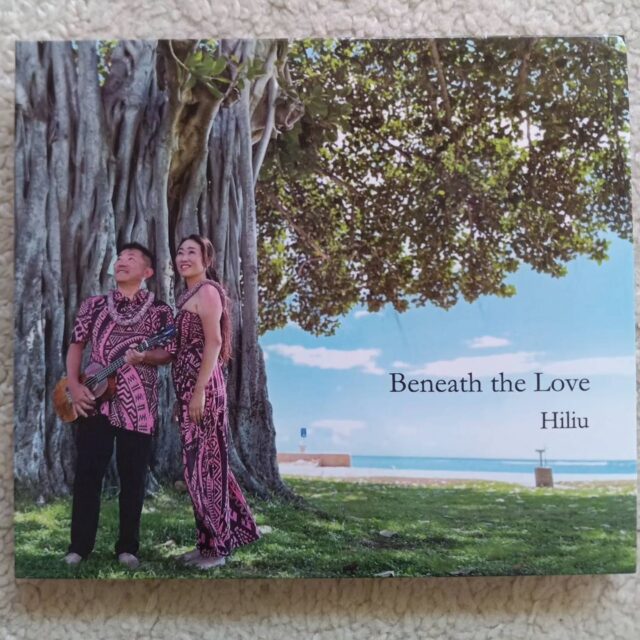 Starting today, the Beneath the Love CD (physical disc edition) is officially released 💿✨ This album was created with so much love and care. I’d be truly happy if you could hold it in your hands and listen closely. Thank you always for your support 🌿
本日より、Beneath the Love のCD（Disc版）を発売します💿✨ たくさんの想いを込めて制作した一枚です。
手に取って、じっくり聴いていただけたら嬉しいです。ぜひ応援よろしくお願いします🌺
#Hula
#Hiliu
#HawaiianMusic
#NewRelease
#CDRelease